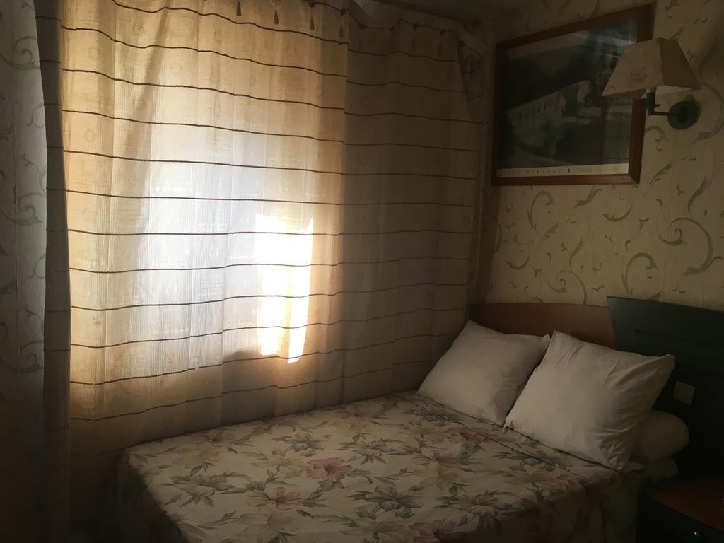 Hotel Relax Марсель Экстерьер фото